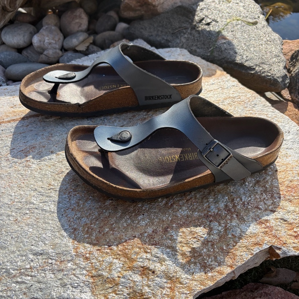 Birkenstock Gizeh Sandals Women’s 40 US 9 Black Leather Toe Post